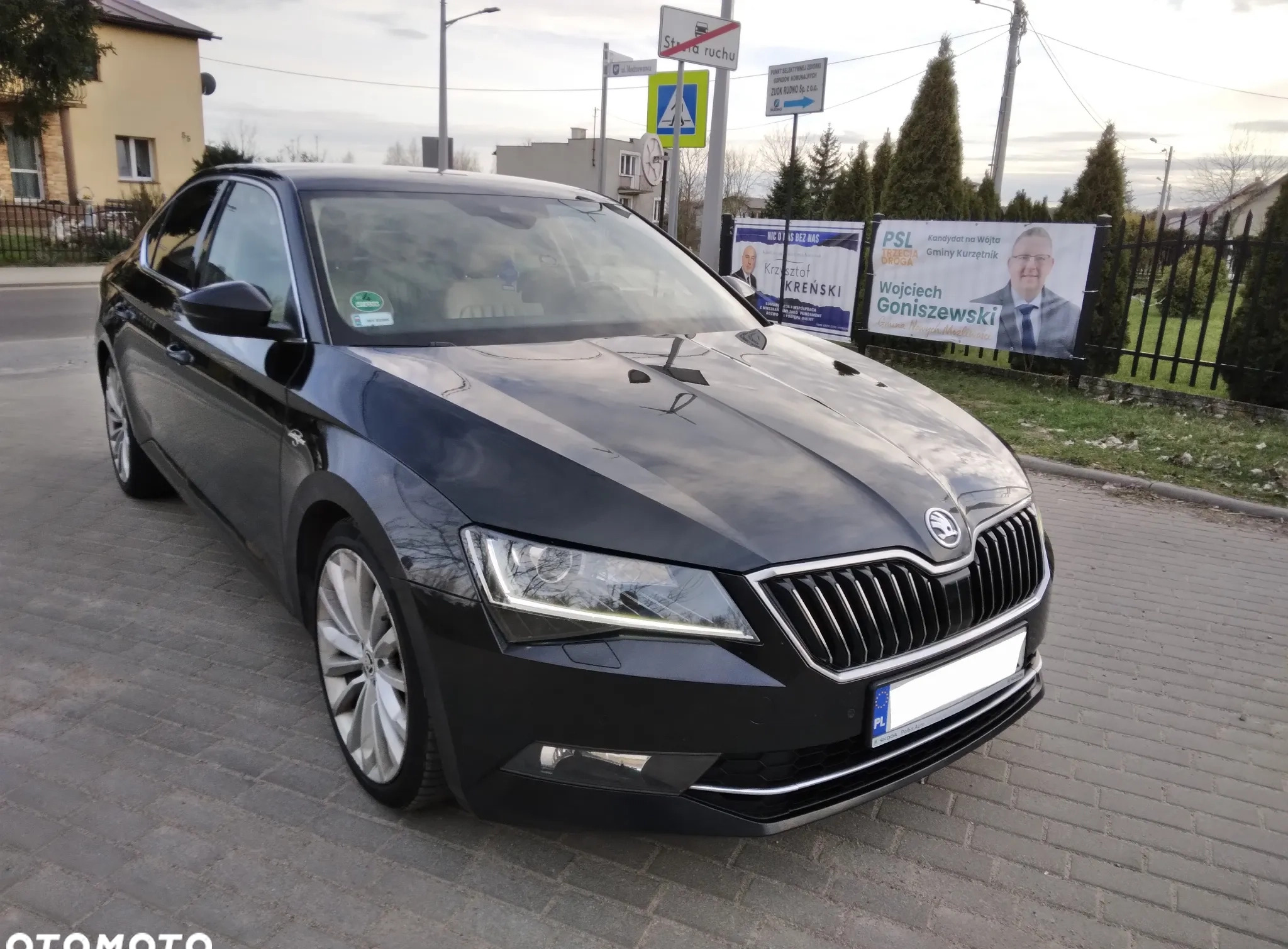 Skoda Superb cena 66900 przebieg: 330000, rok produkcji 2017 z Brzeziny małe 379